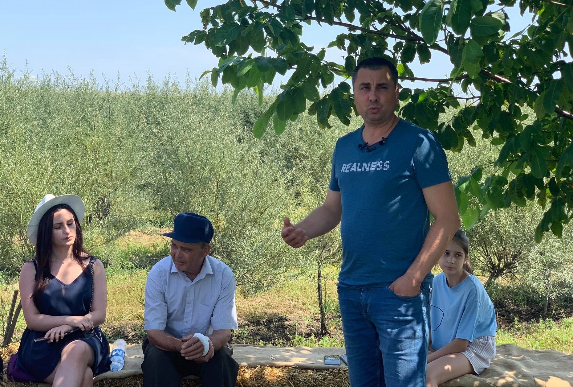 Schimb de experienţă în producerea fructelor moi în sistem ecologic