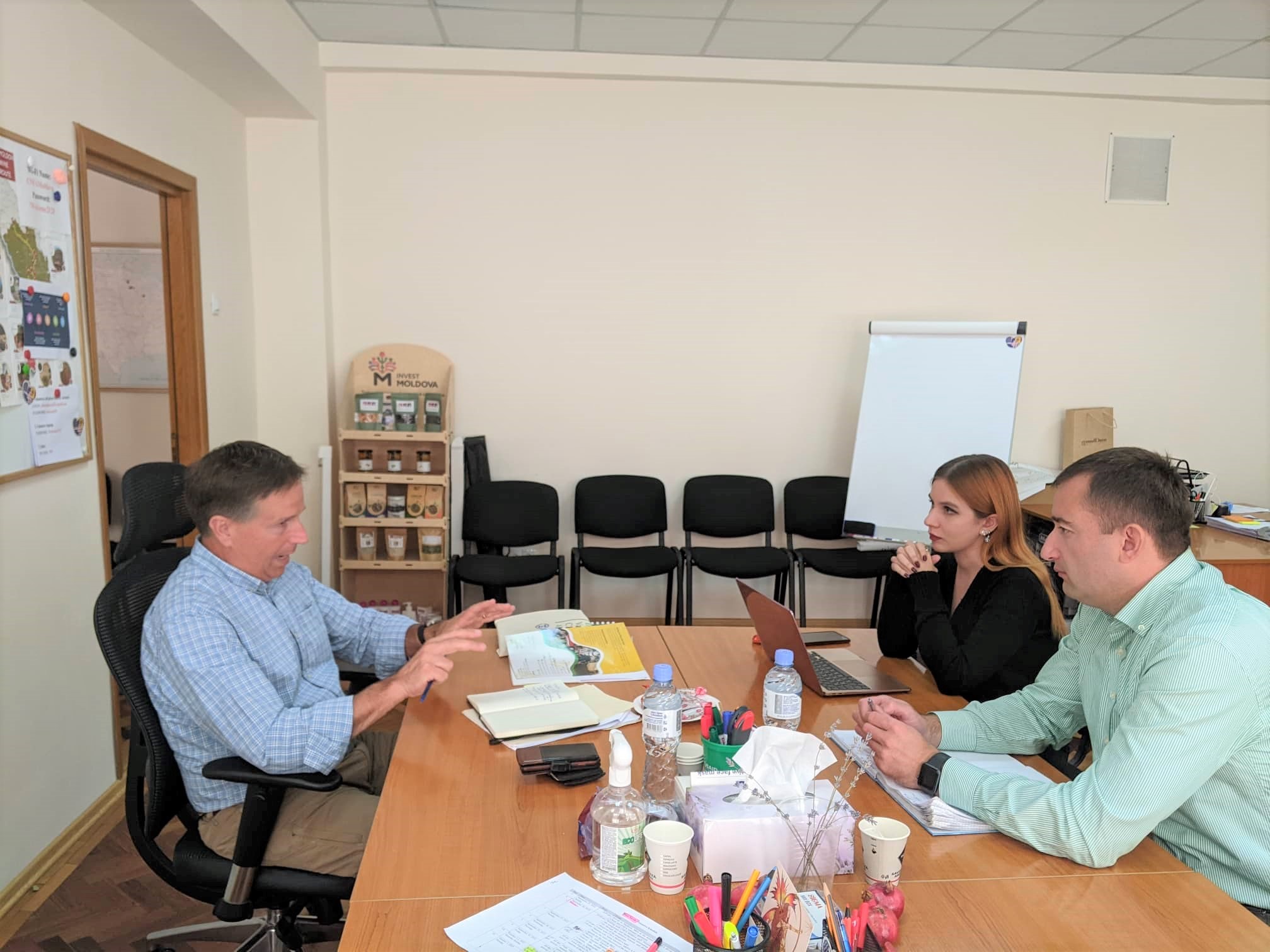 Consultanță americană gratuită în producerea și comercializarea vinului ecologic